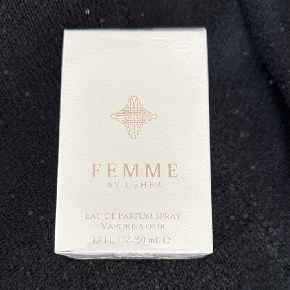 Usher Femme Eau De Parfum Spray Usher Femme Eau De Parfum Spray